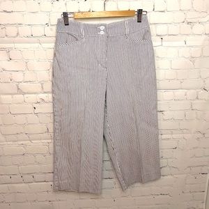 NWOT Women’s Black and White Striped Wide Leg Stretch Capris Size 8